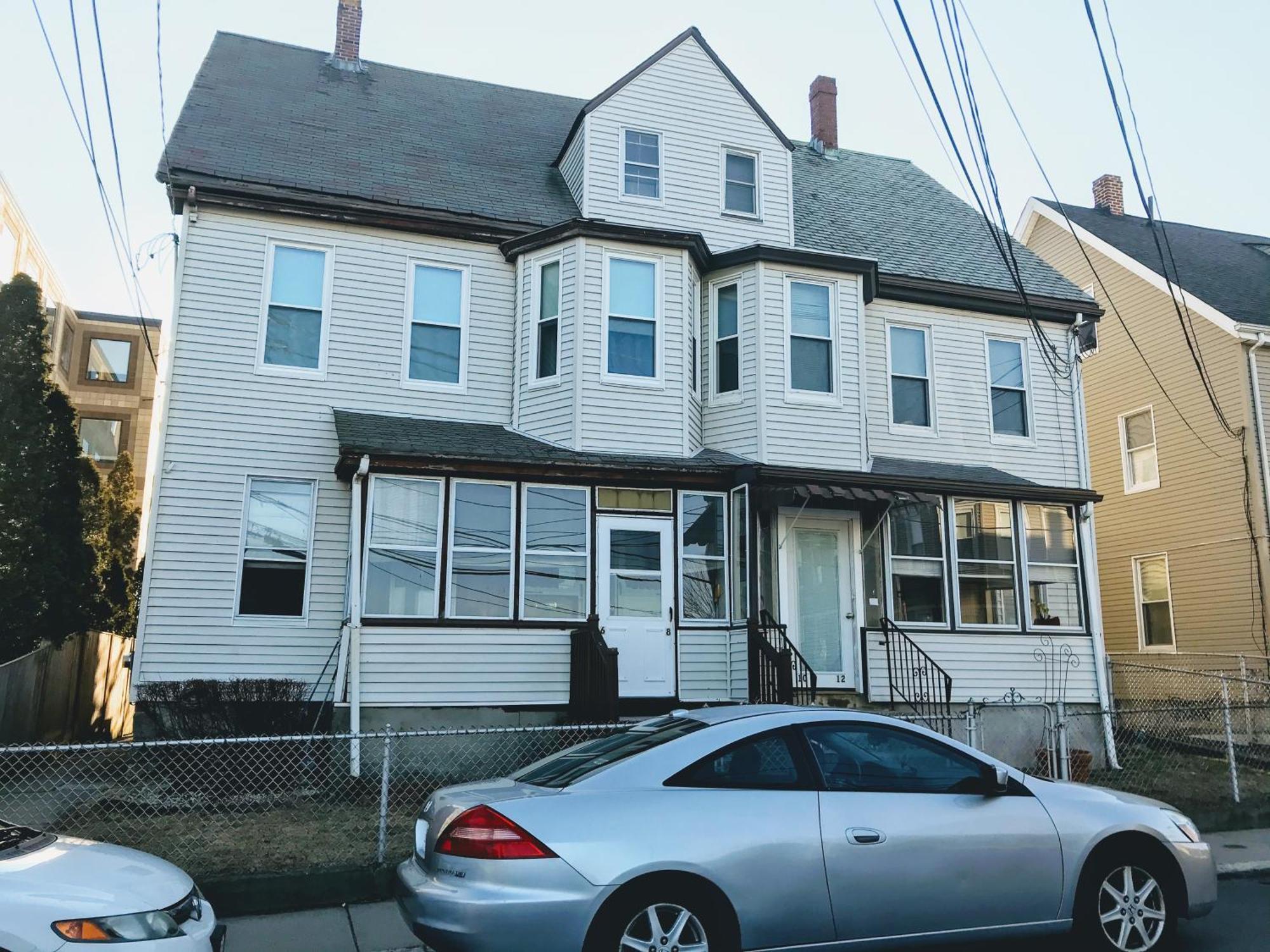 Executive Harvard Allston 3 Bedrooms 2 Baths *